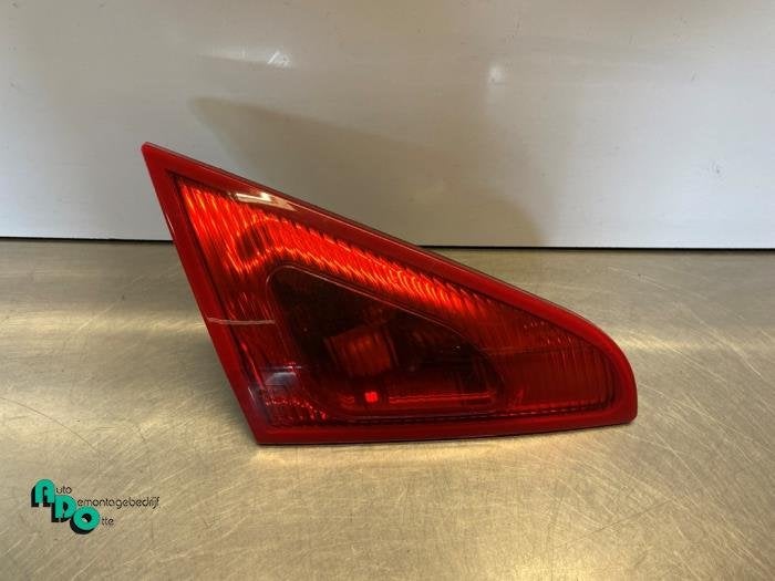 Feu arrière gauche d'un Mitsubishi Colt (Colt 04-), -, 3 mois de garantie, Utilisé, Mitsubishi