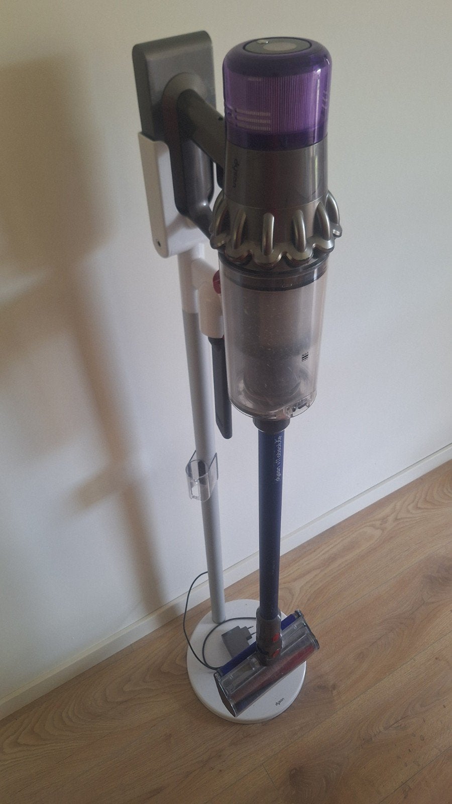 Dyson v11 met dyson staander. WERKT NIET, Elektronische apparatuur, Ophalen, Dyson