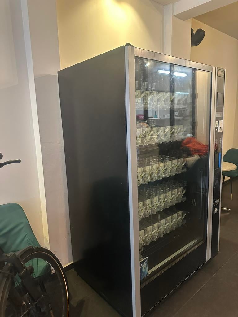 Drank automat, Elektronische apparatuur, Koelkasten en IJskasten, Ophalen of Verzenden, Zo goed als nieuw