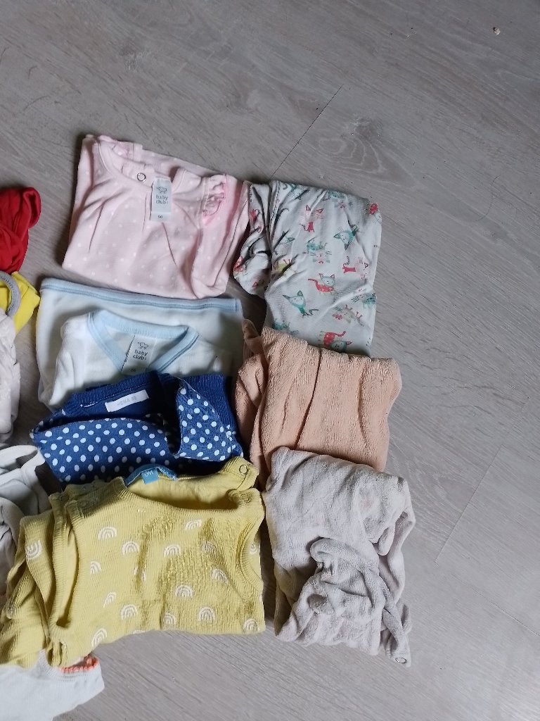 Babykledij maat 56 bodys  broeken t shirt, Kinderen en Baby's, Babykleding | Maat 56, Ophalen of Verzenden