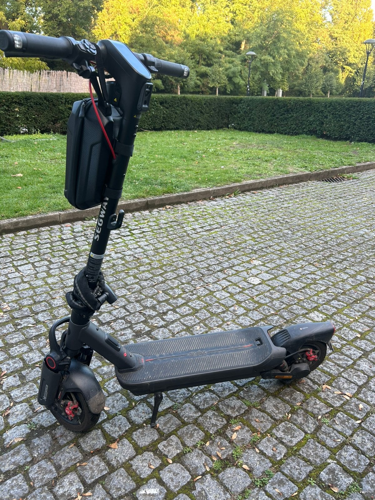 NINEBOT MAX G3 + ACCESSOIRES GRATUITS, Vélos & Vélomoteurs, Enlèvement, Comme neuf, Step électrique (E-scooter)