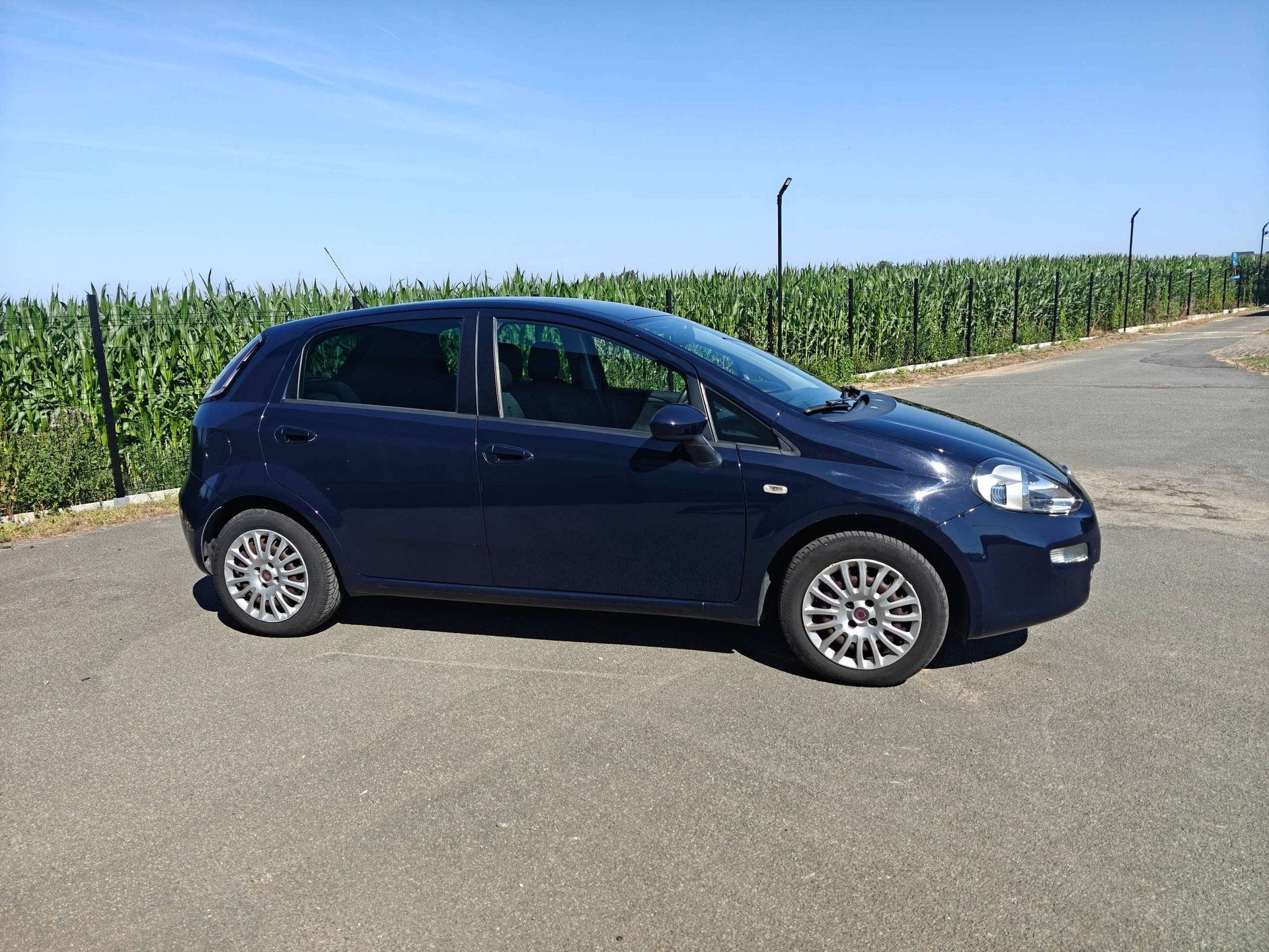 Fiat Punto Punto 1.3 MultiJet diesel - 115.000km - AIRCO - 5, Auto's, Stof, 4 cilinders, https://public.car-pass.be/vhr/aad0bf05-455b-4f4e-99d6-88c16afe7bb1