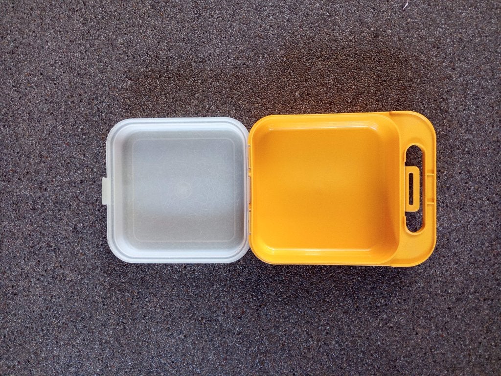 boîte à lunch Tupperware, Maison & Meubles, Cuisine| Tupperware, Enlèvement ou Envoi, Utilisé, Jaune, Autres types