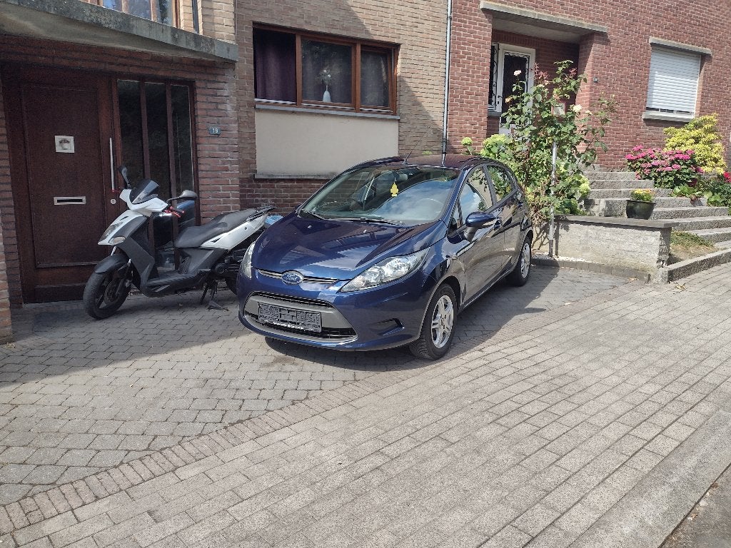 Ford fiesta 1.2 benzine, Auto's, Voorwielaandrijving, 4 cilinders, Blauw, Grijs