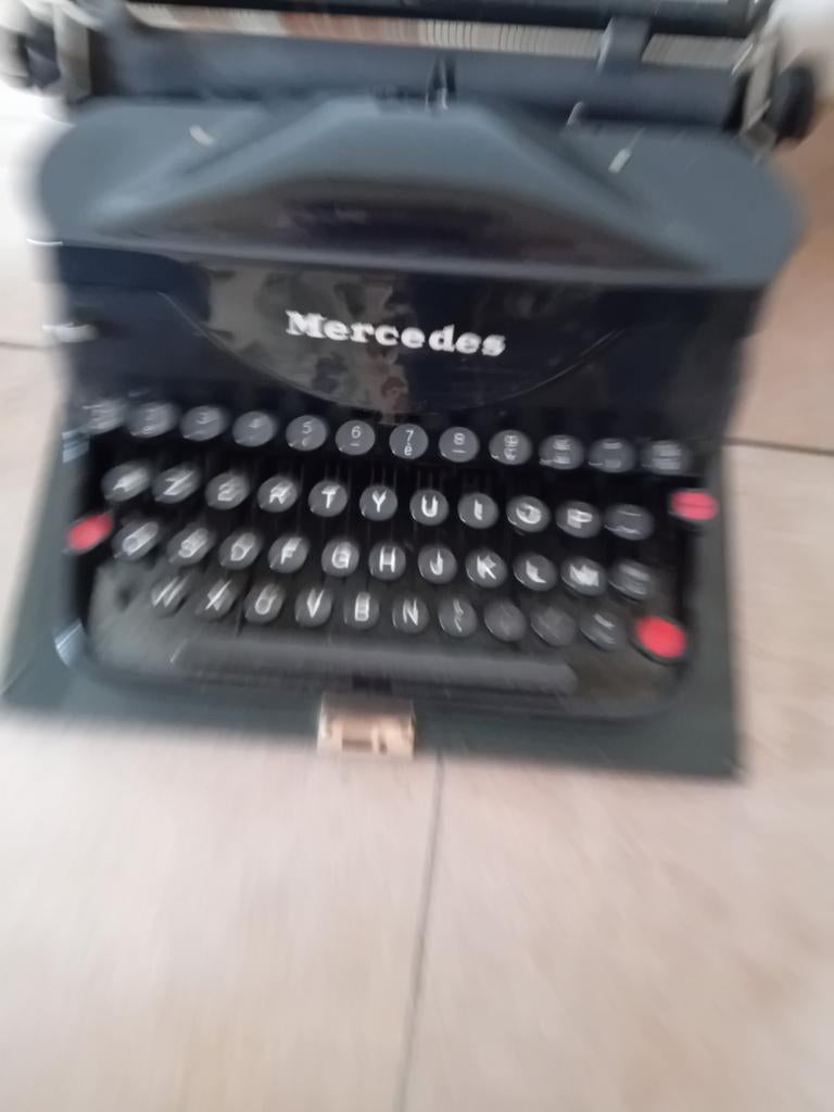 Retro typmachine mercedes, Ophalen