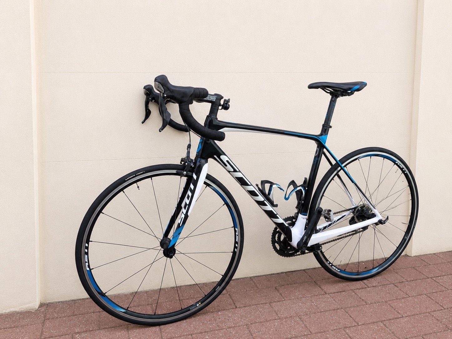 Vélo de course Scott Solace Shimano 105 taille M très bon ét, Vélos & Vélomoteurs, Enlèvement ou Envoi