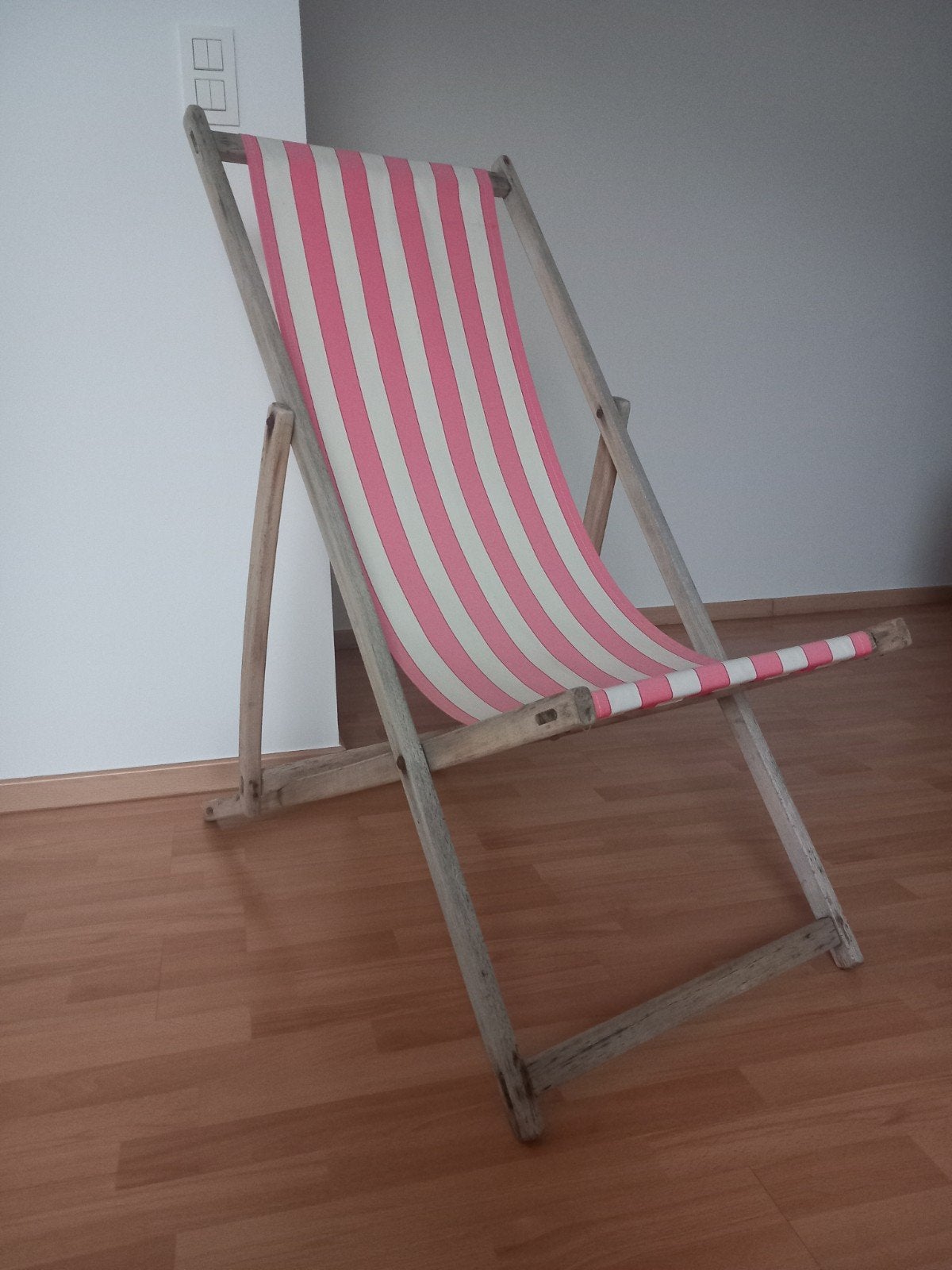 Set van 2 houten tuinstoelen met wit-roze bekleding, Ophalen, Gebruikt, Hout, Inklapbaar