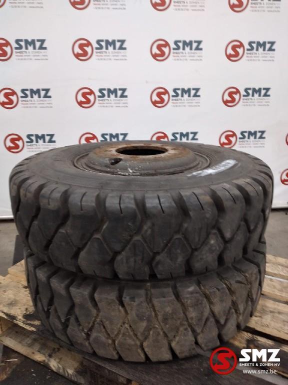 Occ pneu industriel Dunlop 8.25-15, Utilisé, Autres marques, Autres pièces automobiles
