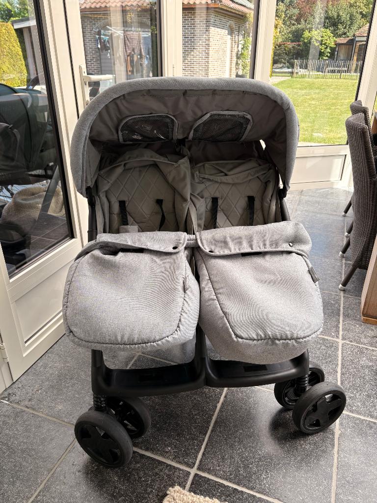 Dubbele kinderbuggy, Kinderen en Baby's, Ophalen, Zo goed als nieuw, Overige merken, Verstelbare rugleuning
