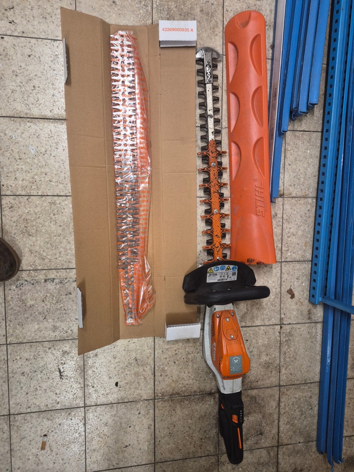 stihl hsa130 t heggeschaar excl. accu, plus extra messenset, Ophalen, Gebruikt, Accu, STIHL