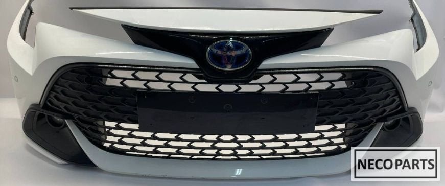 TOYOTA COROLLA CROSS VOORBUMPER BUMPER COMPLEET ORIGINEEL!!!, Gebruikt, -, Voor, -