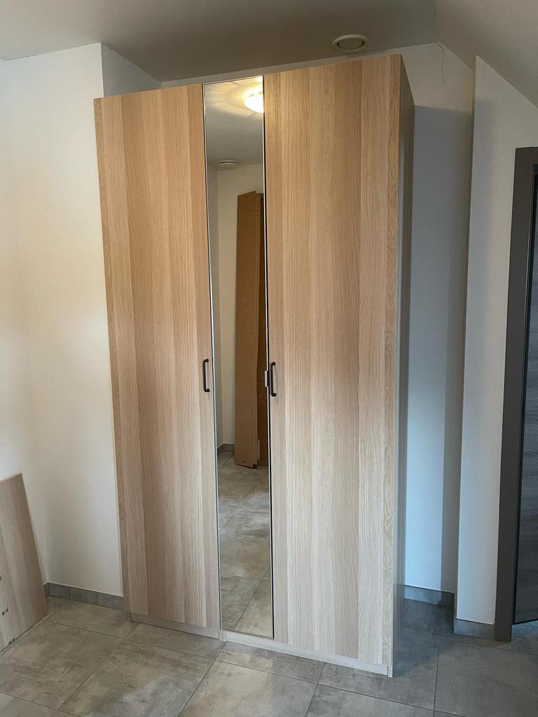 Amper gebruikte IKEA kast Pax met spiegel, Huis en Inrichting, 100 tot 150 cm, 200 cm of meer, Zo goed als nieuw, IKEA
