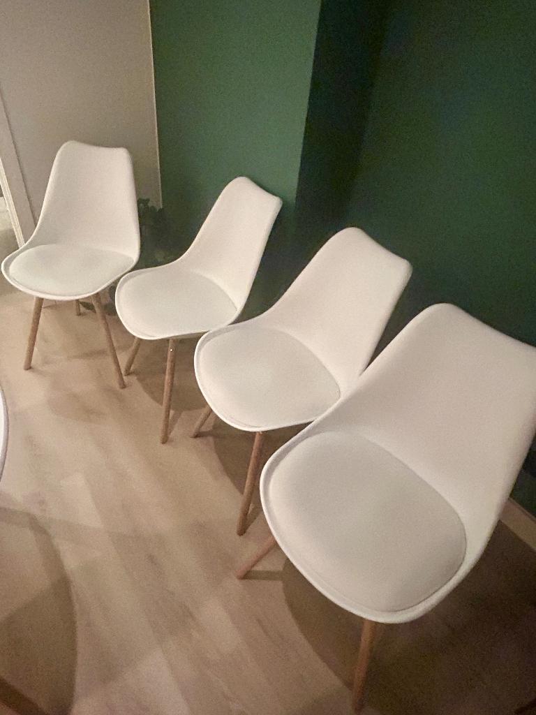 4 stoelen, Ophalen, Zo goed als nieuw, Wit