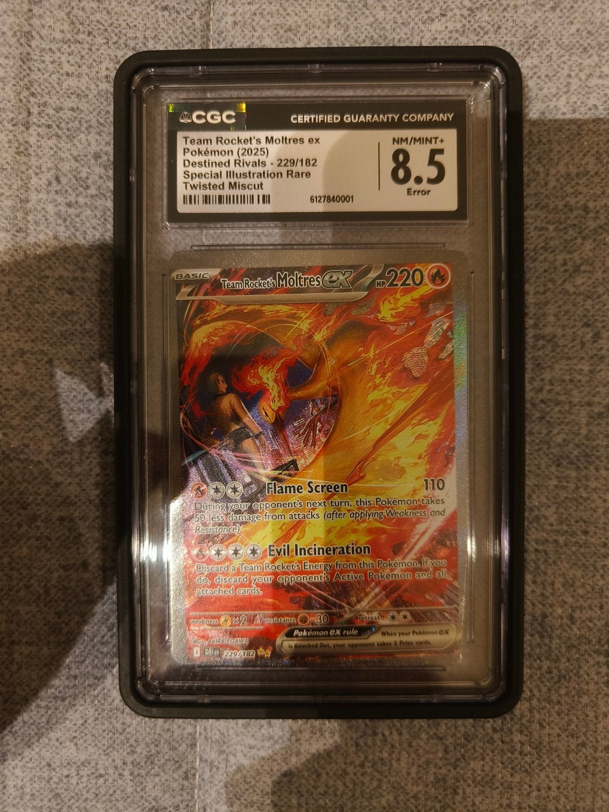 Team rockets moltres CGC 8.5 Error te koop!, Enlèvement ou Envoi