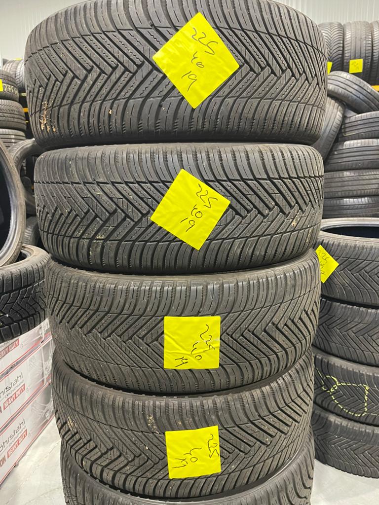 225/40/19(93Y) hankook 4Seasons 225/40/19(93y) hankook, Auto diversen, Hondenrekken, Ophalen of Verzenden