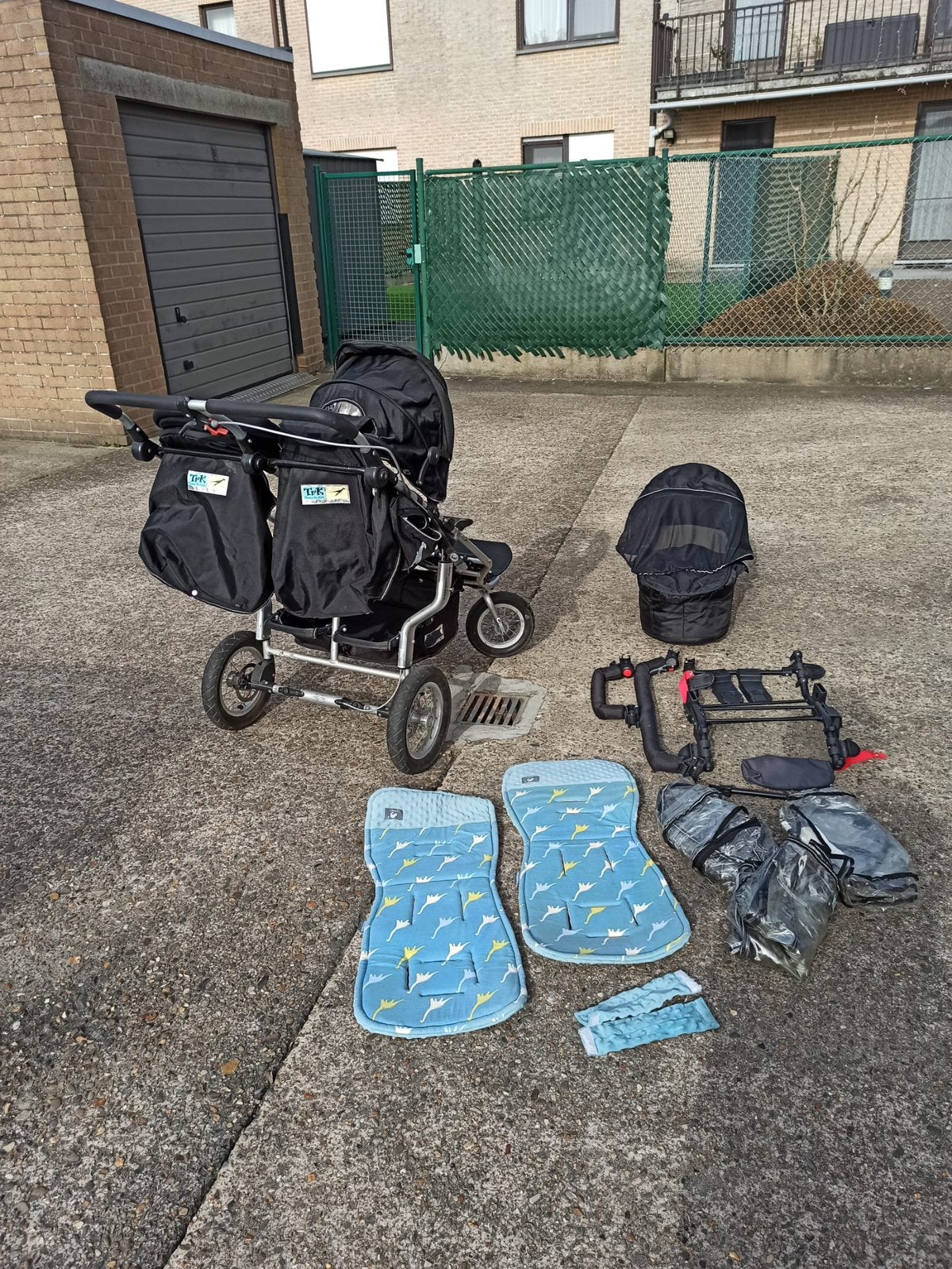 Dubbele kinderbuggy, Ophalen, Zo goed als nieuw