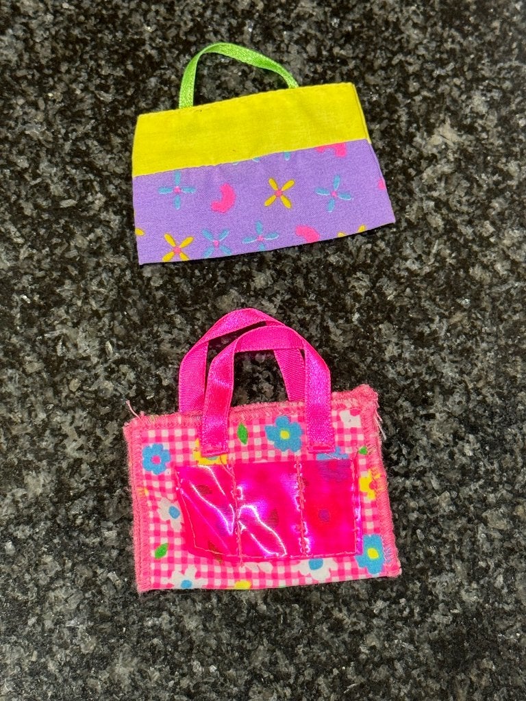 Barbie 2 x Handtas ( vintage ), Enlèvement ou Envoi, Utilisé, Accessoires