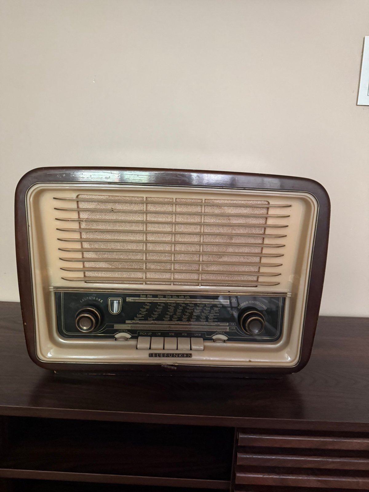 Ancienne Radio Telefunken des Années 50, Antiek en Kunst, Antiek | Tv's en Audio, Ophalen of Verzenden