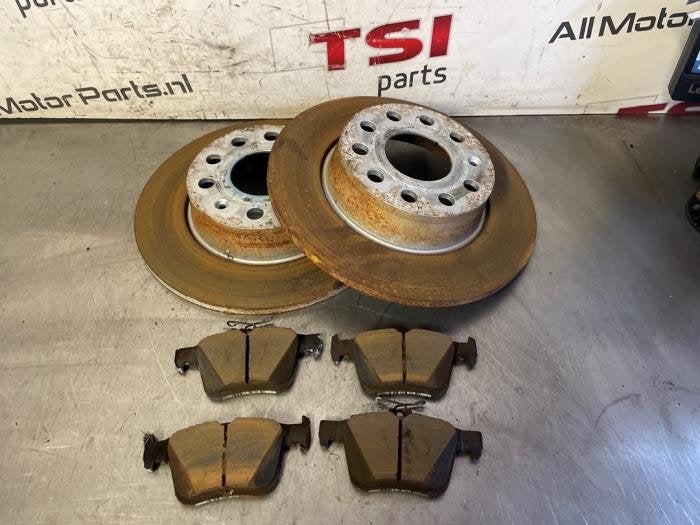 Disque + plaquette de frein arrière d'un Volkswagen Golf, Volkswagen, -, 3 mois de garantie, Utilisé