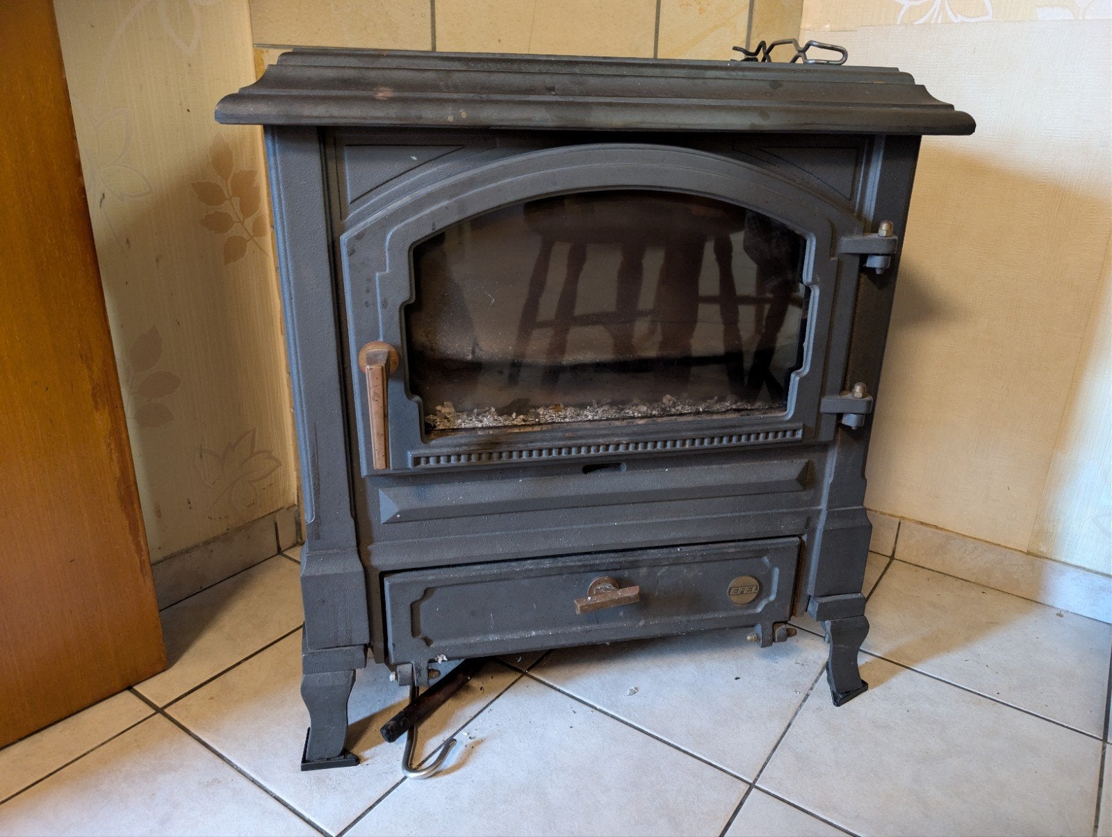 Hout en kolenkachel in gietijzer. 750€ of goed bod, Huis en Inrichting, Kachels, Ophalen, Hout, Houtkachel