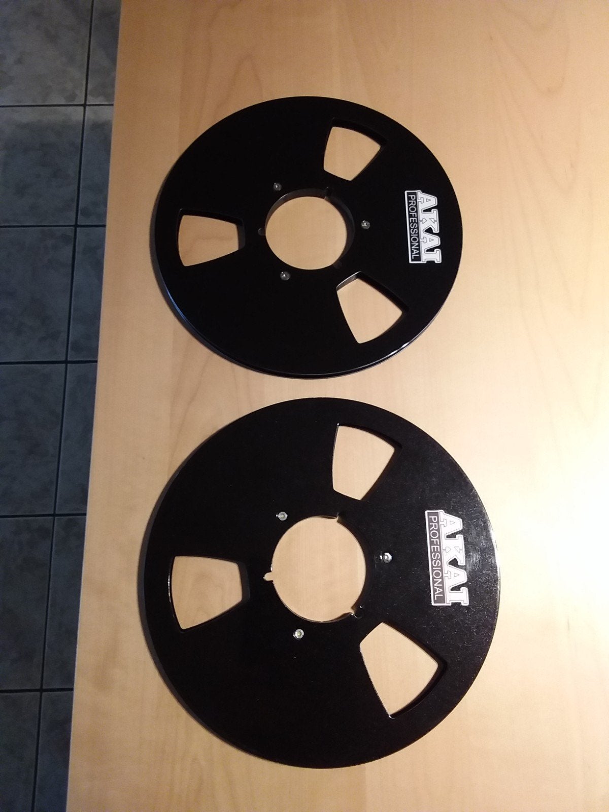 2 zwarte alu reels 26 cm glanzend, Audio, Tv en Foto, Bandrecorder, Ophalen