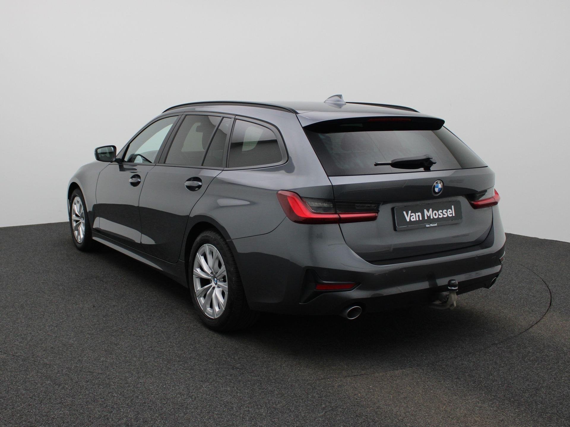 BMW 3 Serie Touring 318d (100 kW) (automatique), Autos, Argent ou Gris, 1800 kg, Entreprise, https://public.car-pass.be/vhr/374d3632-d434-42cc-84a3-0a90b9b3e2a6