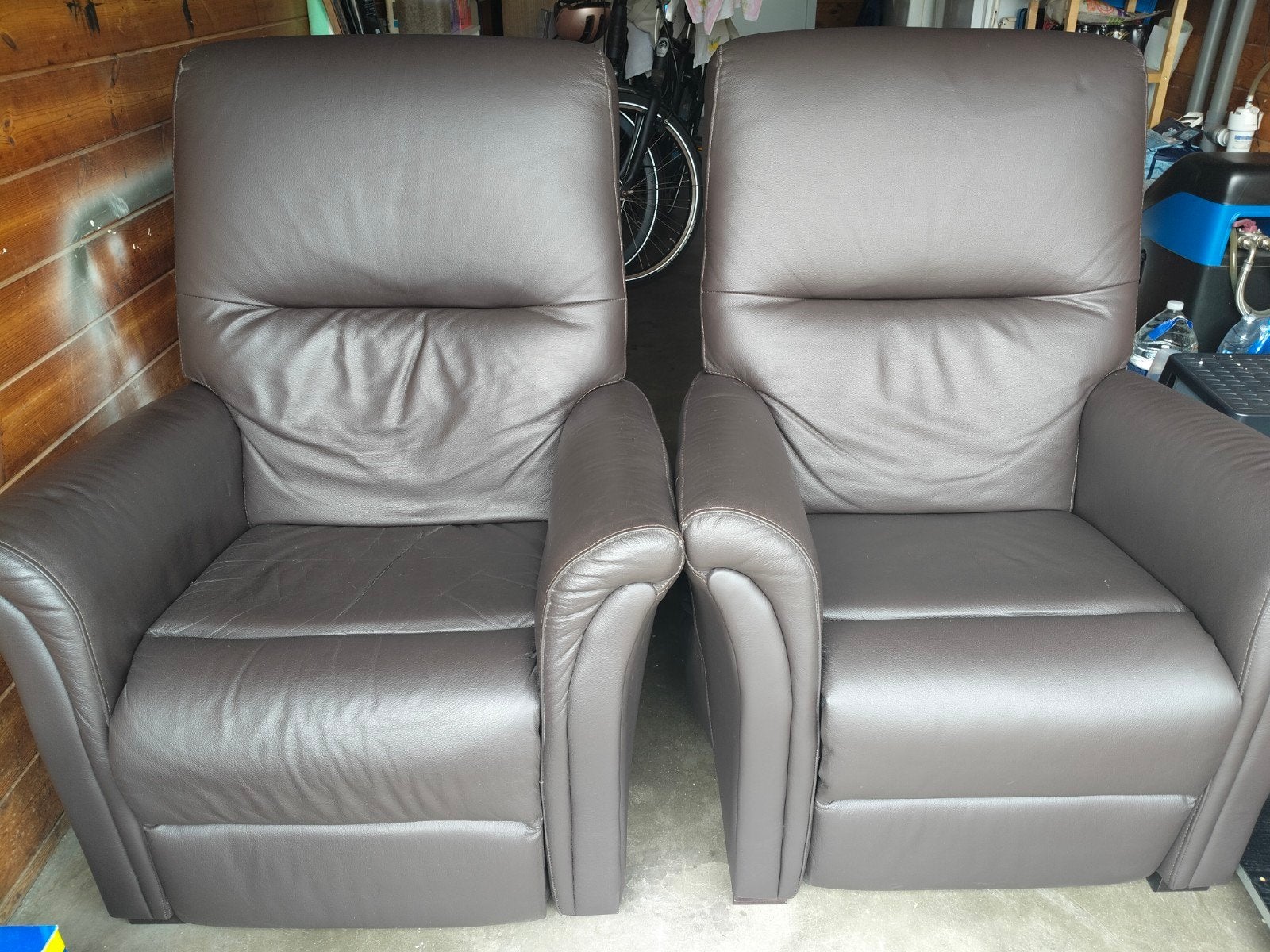 2 fauteuils inclinables bruns en bon état - Chateau d'Ax, Enlèvement