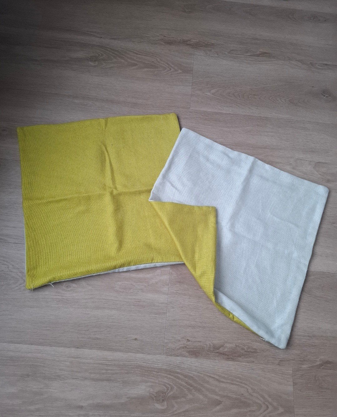 2 Kussen hoezen, Enlèvement ou Envoi, Comme neuf, Carré, Housse de coussin