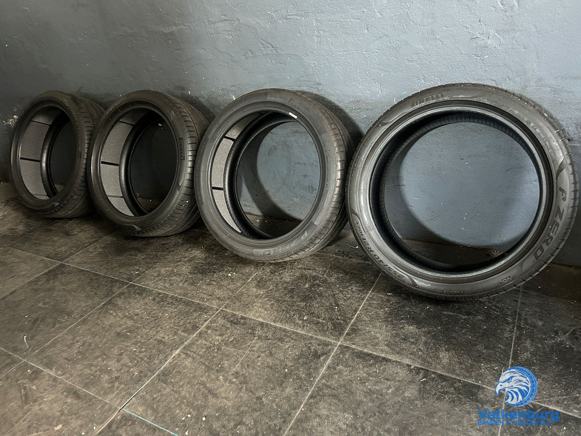 6mm! Zomerbanden 255/40R21 Pirelli Pzero, Auto-onderdelen, 255 mm, -, -, Nieuw