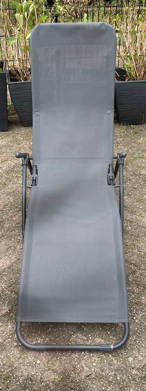 Héérlijk lichtgewicht ligbed , inklapbaar z.g.a.n., Tuin en Terras, Ligbedden, Ophalen, Zo goed als nieuw, Aluminium, Inklapbaar