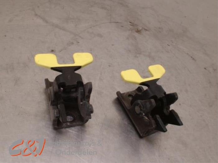 Butée 4portes arrière gauche d'un Peugeot Expert, Autos : Pièces & Accessoires, -, 3 mois de garantie, Utilisé, -