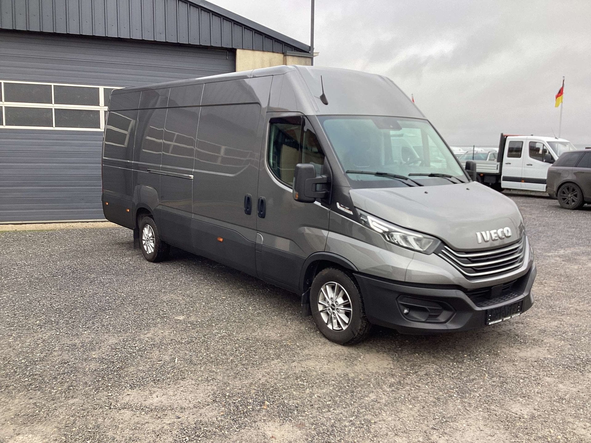 Iveco Daily l4h2 30hdi 180pk automaat 2023 10km full/option, Auto's, Overige Auto's, Automaat, Stof, 4 cilinders, Bedrijf