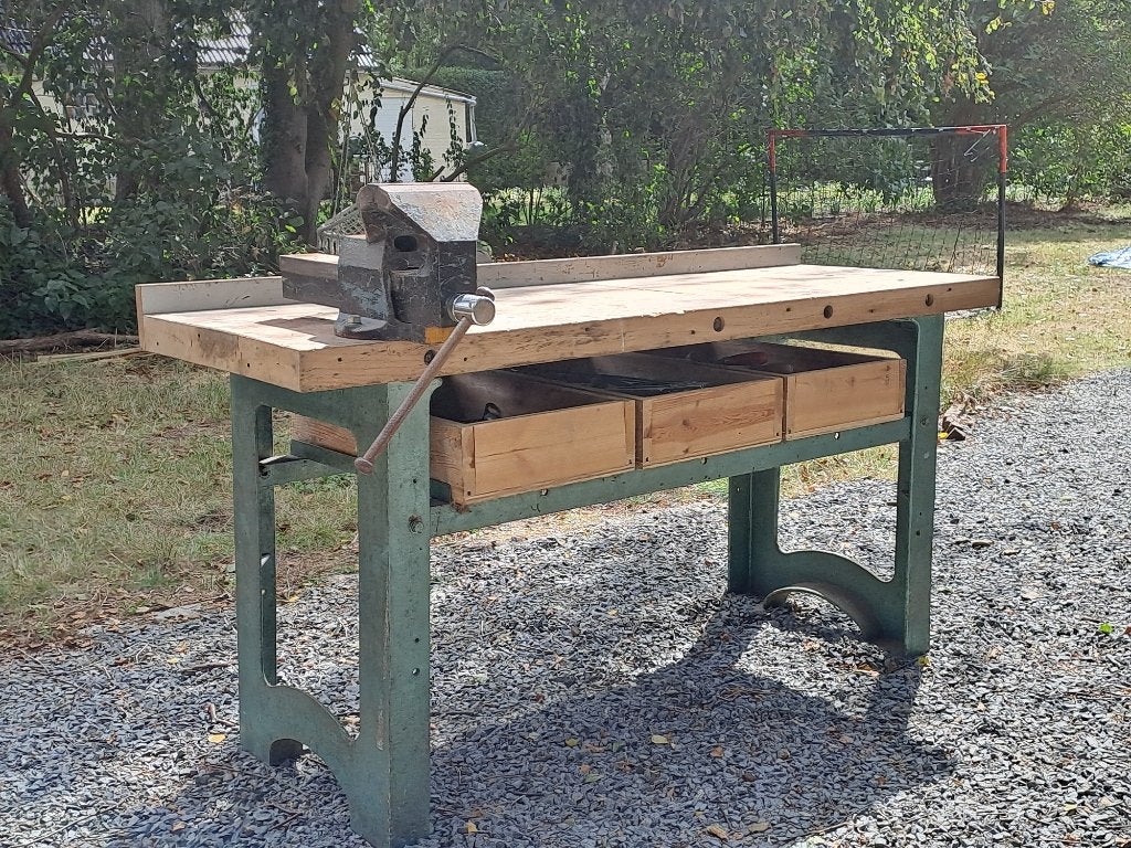 Oude werkbank met bankschroef, Enlèvement, Utilisé, 120 à 170 cm, Étau