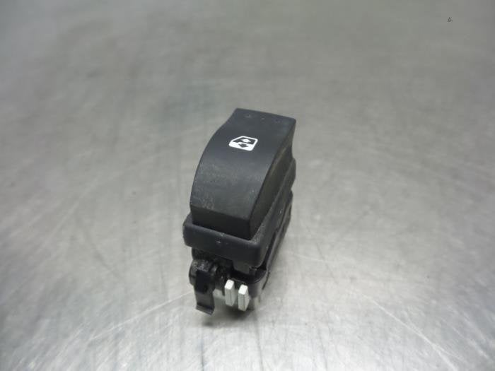 Commutateur vitre électrique d'un Renault Clio (Clio 2 01-), Renault, -, 3 mois de garantie, Utilisé