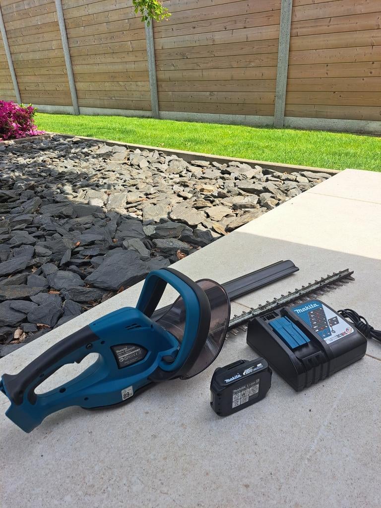 Makita BUH523 accu heggenschaar + accu en lader, Ophalen, Zo goed als nieuw, Accu, Makita