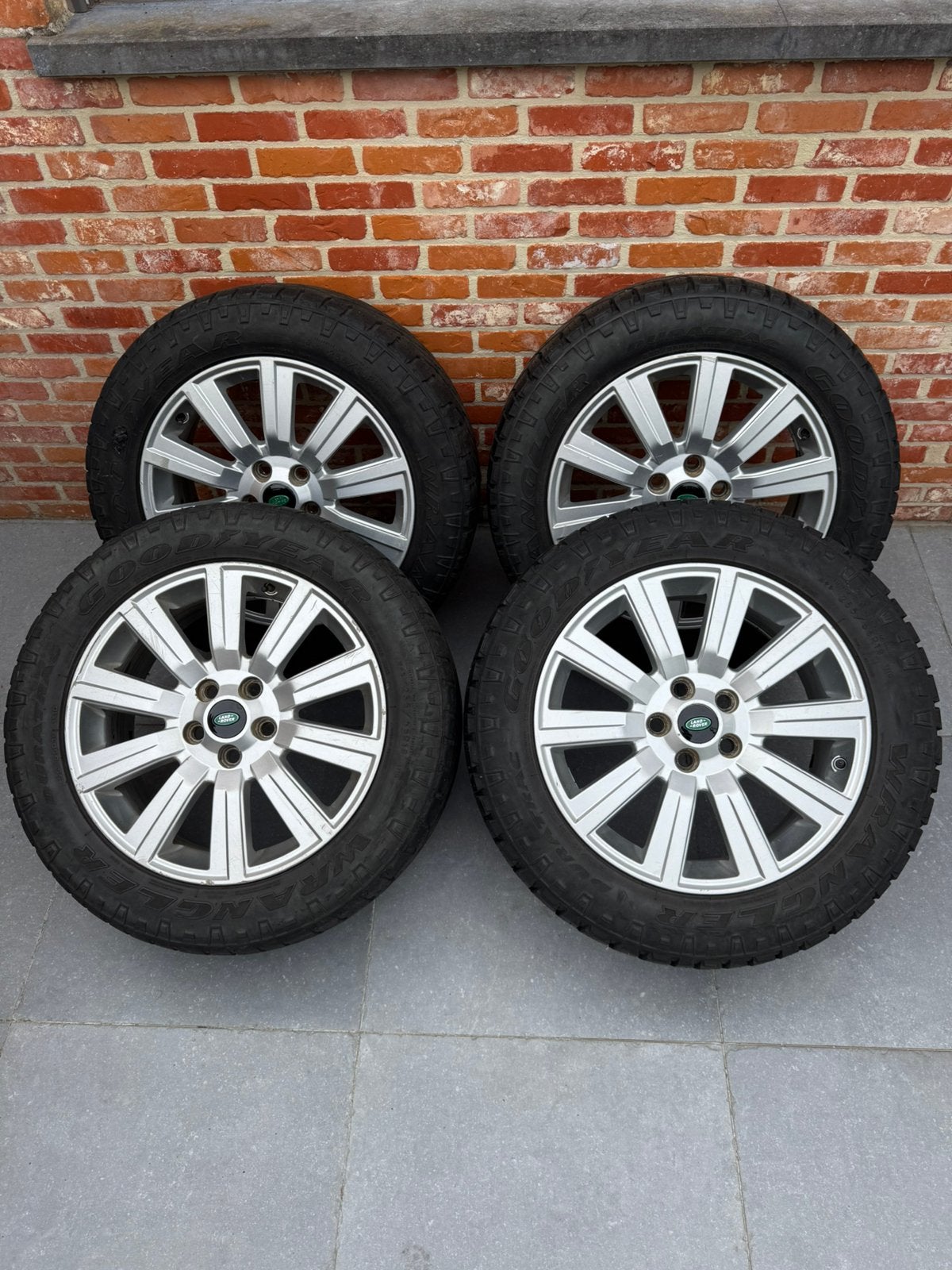 Land Rover Discovery 4 roues, Autos : Pièces & Accessoires, Enlèvement, Pneu(s)