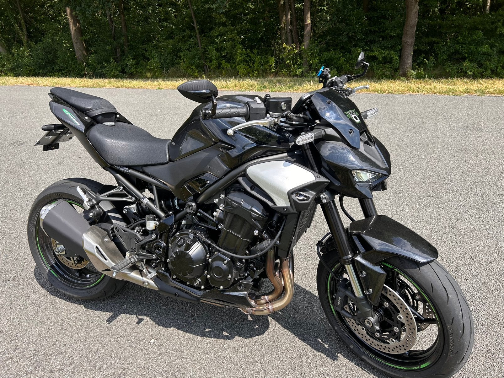 Kawasaki Z900 BJ 2025 1500 km, Motos, Motos | Kawasaki, Particulier, Naked bike, plus de 35 kW, 4 cylindres, Permis Moto A, ABS