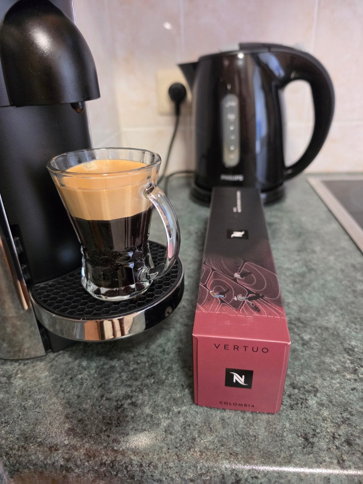 Nespresso Vertuo, Elektronische apparatuur, Koffiezetapparaten, Ophalen, Espresso apparaat, Zo goed als nieuw, 1 kopje