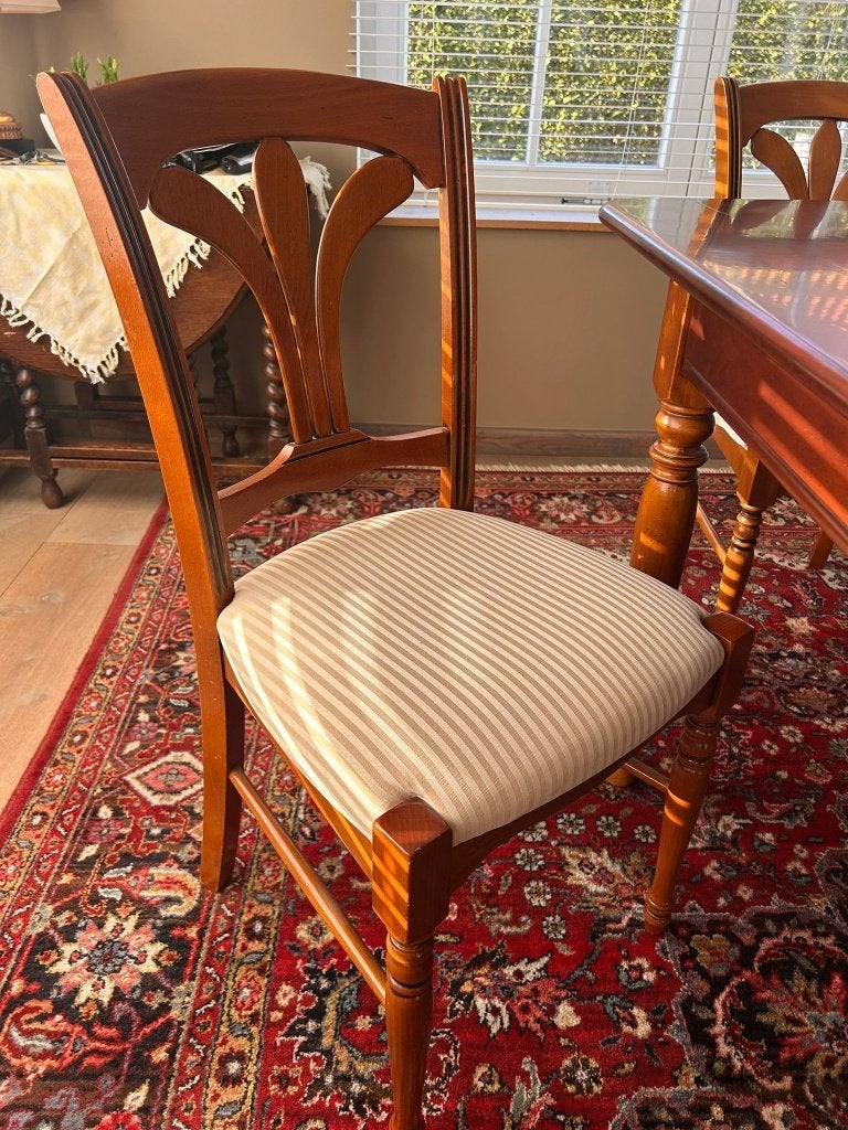 Klassieke houten eettafel met 8 stoelen, Huis en Inrichting, Ophalen, Gebruikt, 200 cm of meer, 50 tot 100 cm
