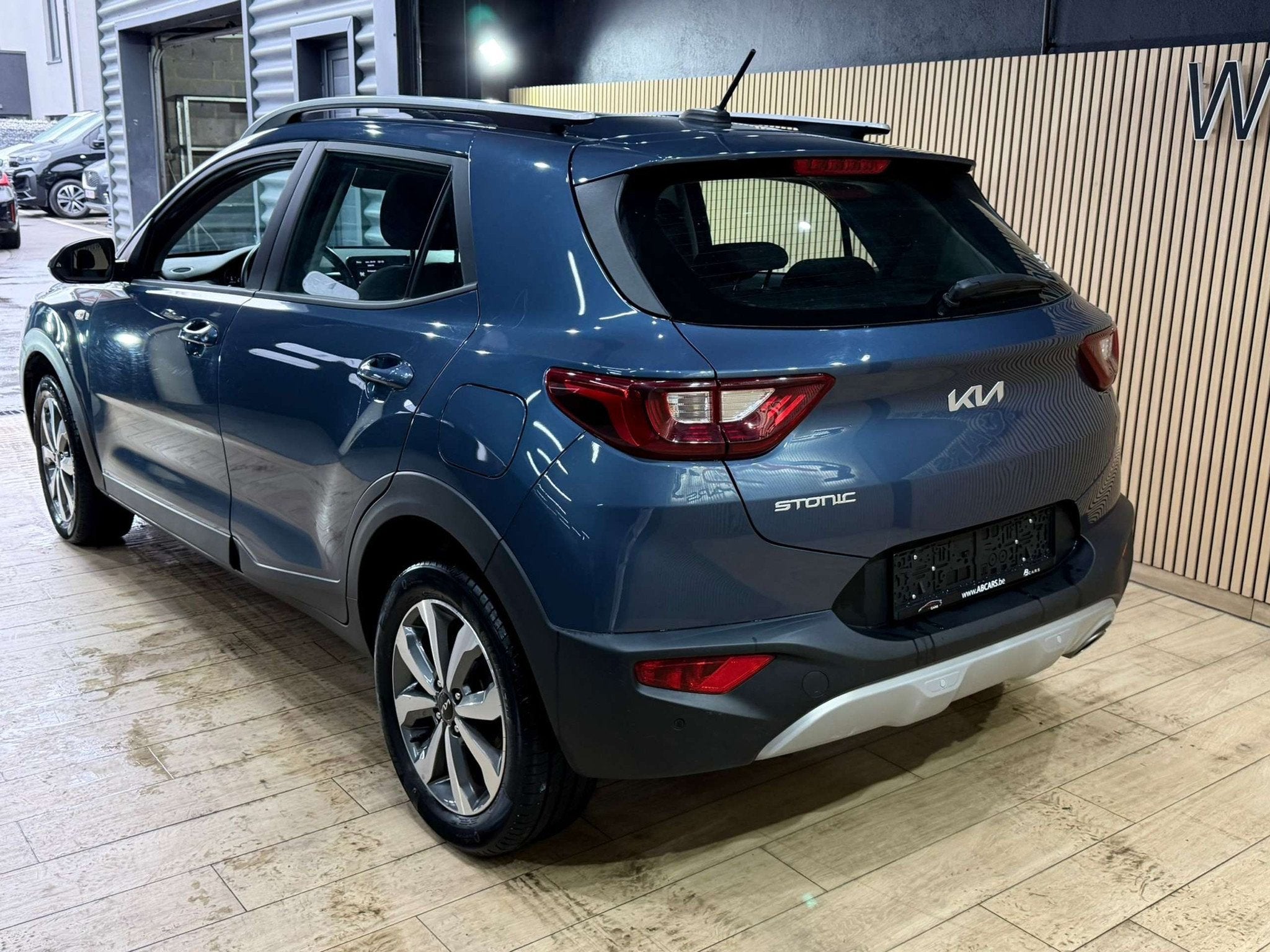 Kia Stonic 1.2i * 1ER PROPRIÉTAIRE * 12-2023 *, Autos, Kia, 118 g/km, Euro 6, Entreprise, Boîte manuelle