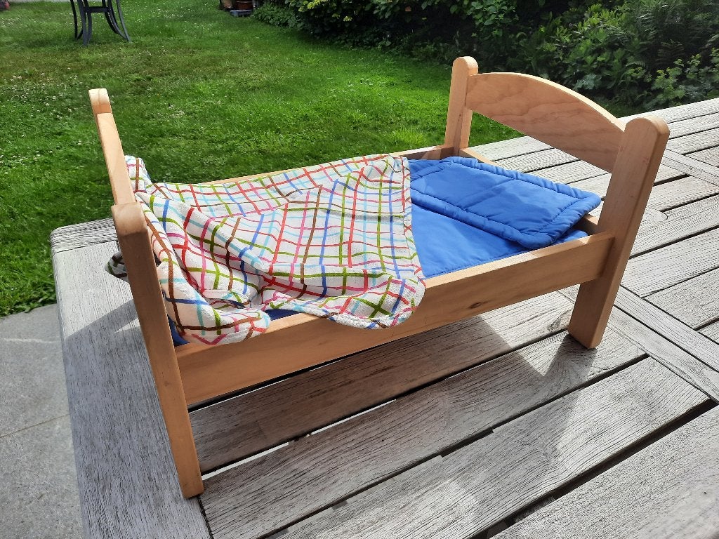 Poppenbedje + beddengoed, Ophalen, Gebruikt