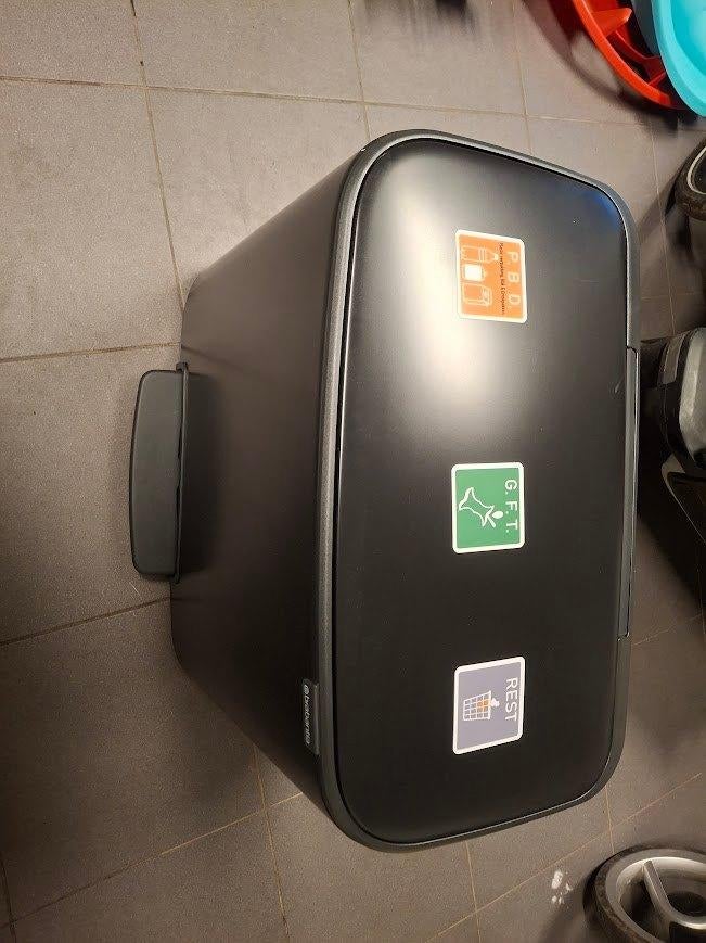 Brabantia vuilnisemmer met 3 x11l  - mat zwart, Ophalen, Overige materialen, Met pedaal, Zo goed als nieuw