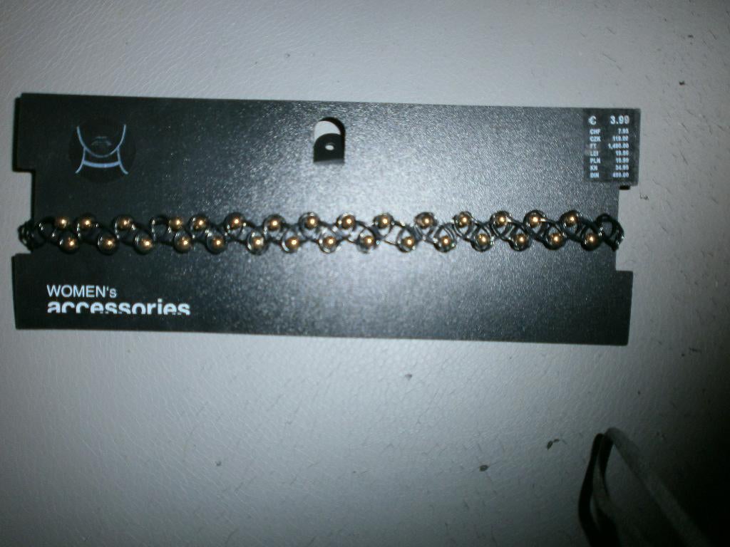 Collier ras de cou noir boules dorées NEUF, Bijoux, Sacs & Beauté, Colliers, Enlèvement ou Envoi, Neuf, Noir, Autres matériaux