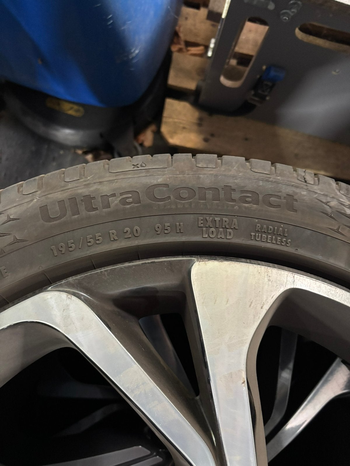4 pneus Continental montés sur jantes 195/55 R20, Enlèvement, Pneus été, Pneus et Jantes