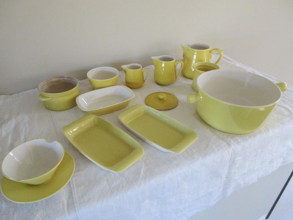 Deel van servies Villeroy & Boch kleur geel diverse stukken, Antiek en Kunst, Ophalen