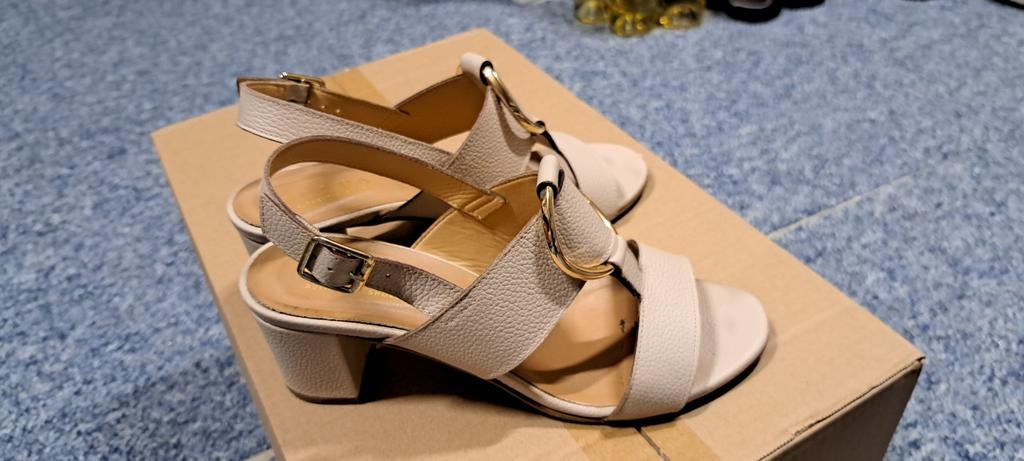 Beige sandaal scapa m 40, Ophalen