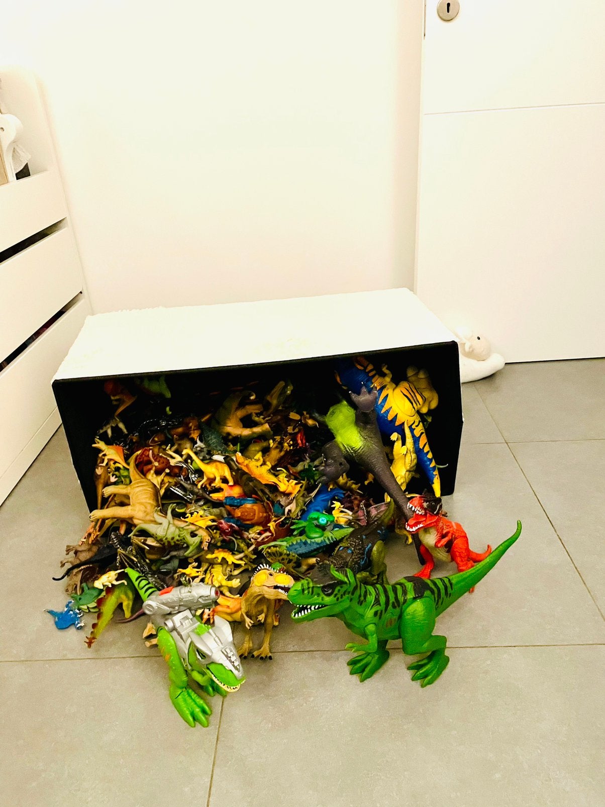 LOT DE 300 dinosaures (sans marque) très bon etat le lot:70€, Enlèvement, Comme neuf