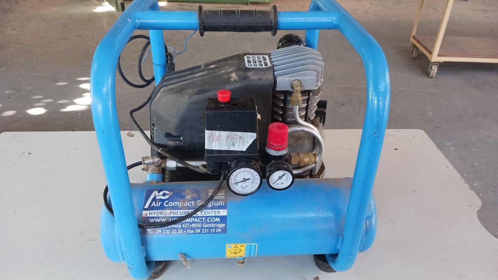 COMPRESSEUR 25€, RÉSERVOIR SOUS PRESSION À RÉPARER, Bricolage & Construction, Enlèvement
