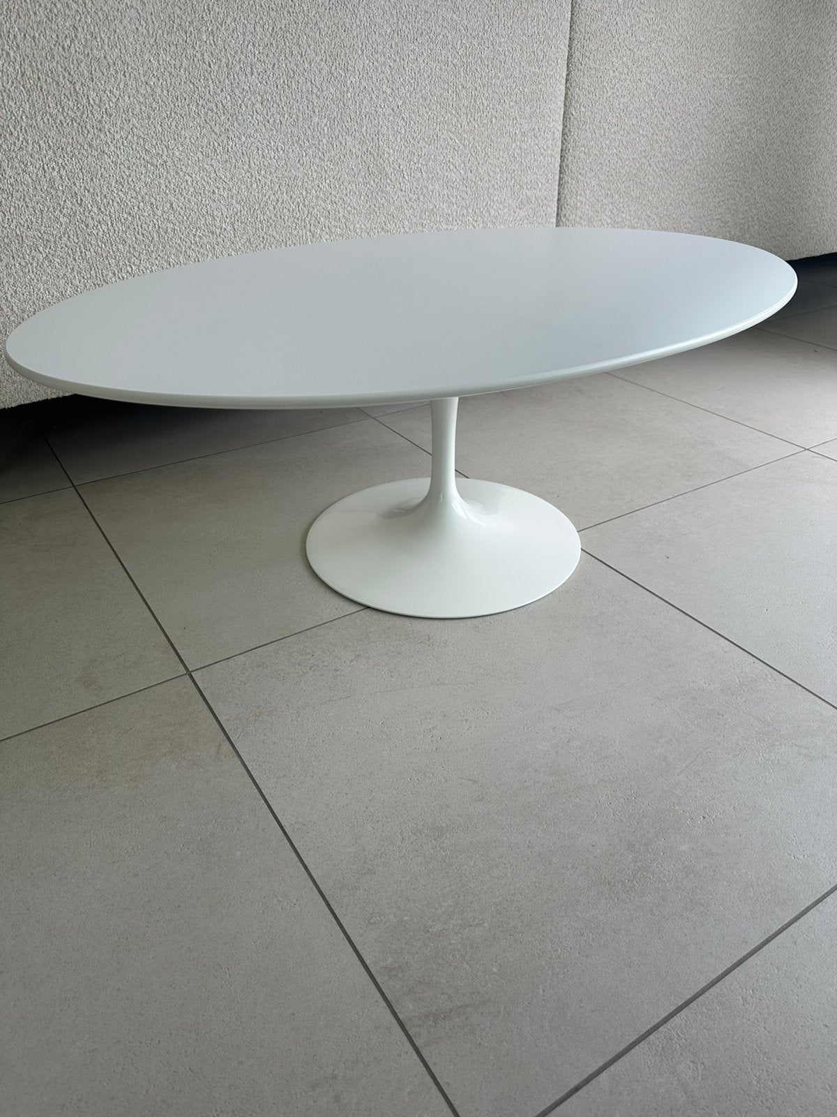 Knoll Saarinen Tulip salontafel ovaal, Huis en Inrichting, Ophalen, 100 tot 150 cm, Zo goed als nieuw, Minder dan 50 cm