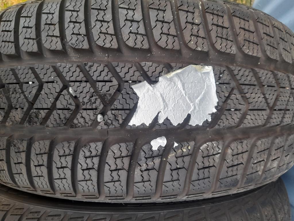 4 pneus 225 40 18 pirelli, Enlèvement